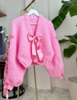 Modern sweater with bow tie A24